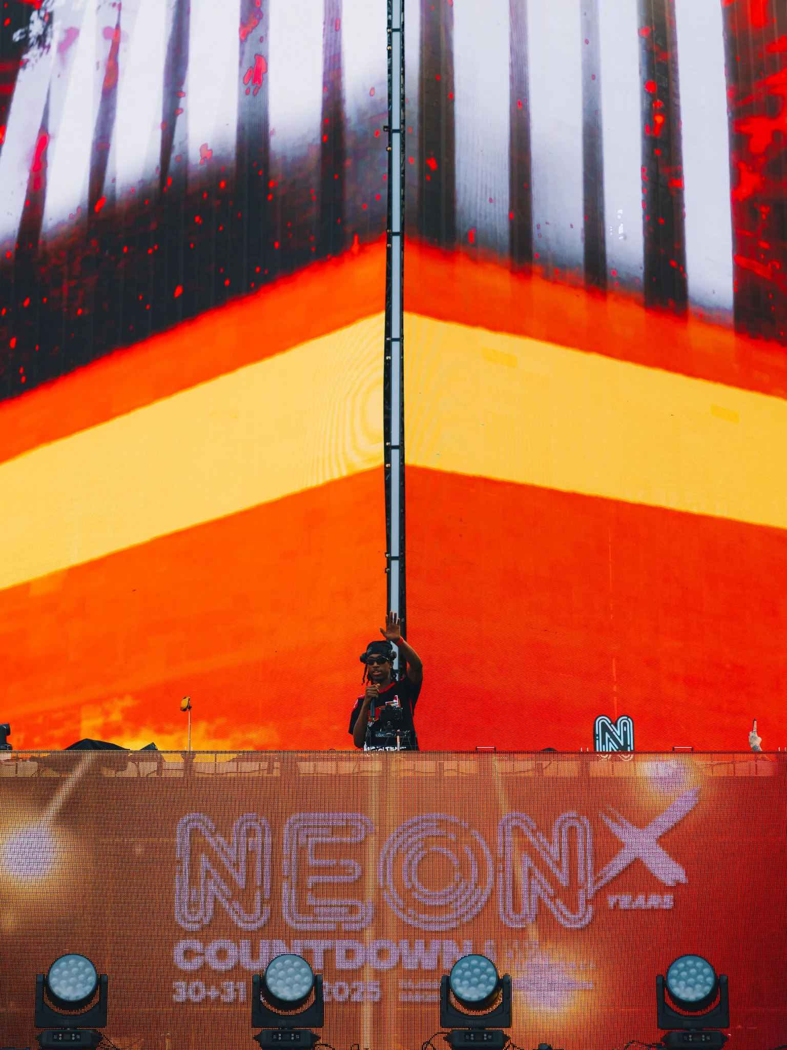 NEON COUNTDOWN 2025